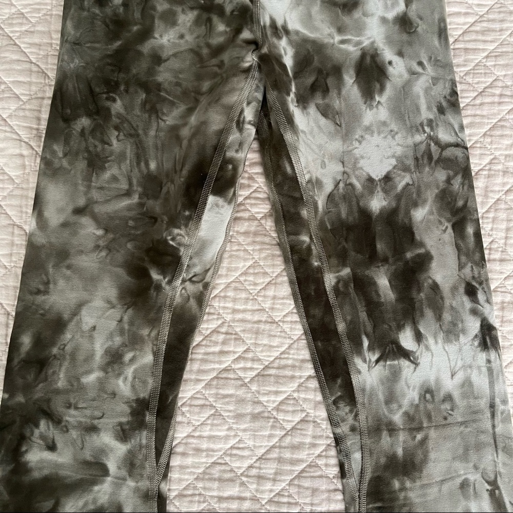 Lululemon Aligns - image 7